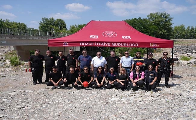 Düzce itfaiyesi'nden gerçeği aratmayan tatbikat! 