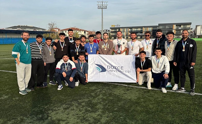 Düzce Üniversitesi Futbol Takımı’ndan UNILIG Eleme Grubunu Şampiyon Olarak Tamamladı