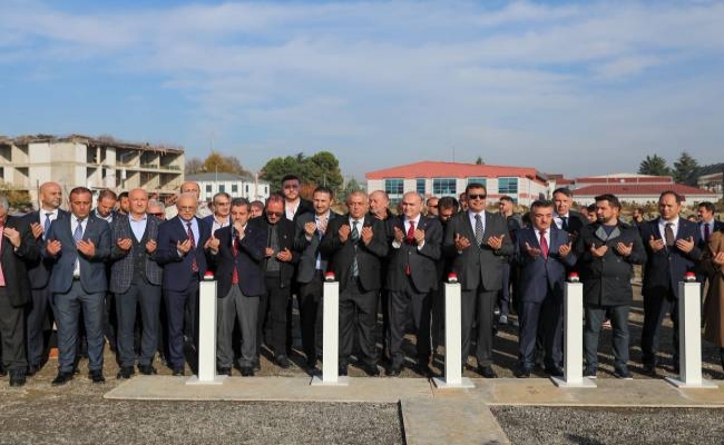 YENİ SPOR TESİSLERİNİN TEMELİ TÖRENLE ATILDI